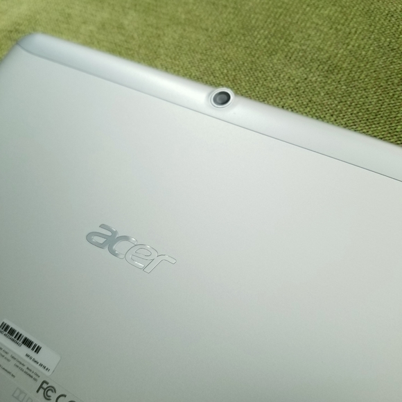 Acer Iconia Tab 10 Tablet Aluminum Body white NIB - Picture 8 of 16